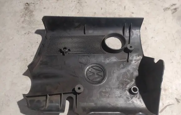 Volkswagen PASSAT B5 Engine cover (trim) 03B103935C