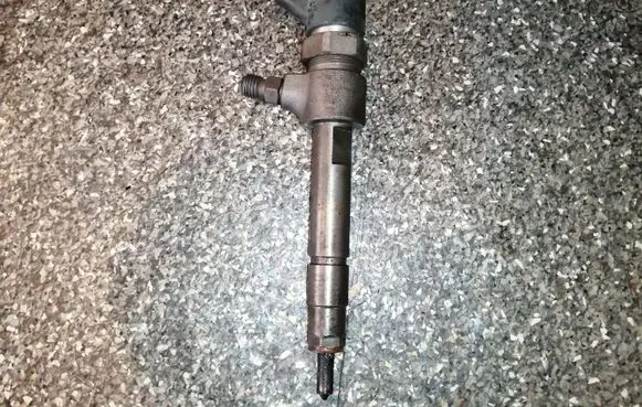 Fuel injector