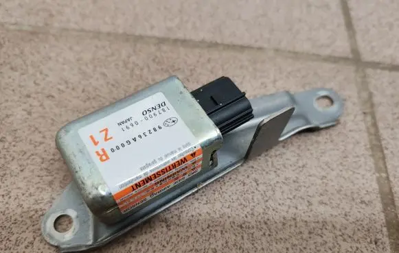 Subaru Legacy Airbag deployment crash/impact sensor 98236AG000