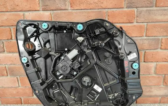 BMW 2 Active Tourer U06 Front door window regulator with motor 5a104c1