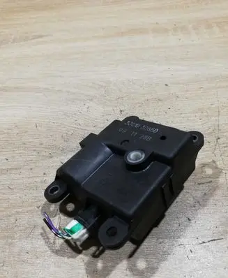 Nissan Qashqai Air flap motor/actuator 3J01030850