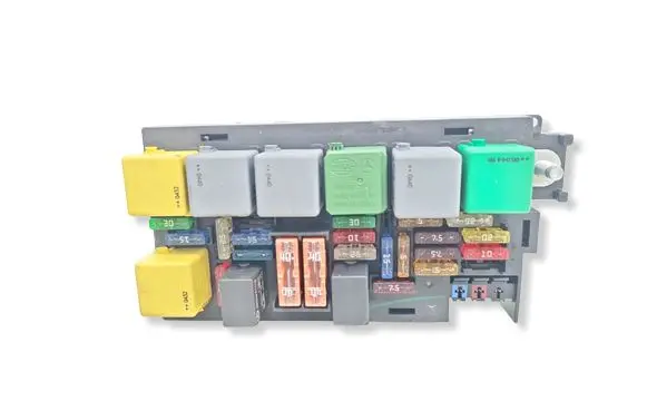 Mercedes-Benz ML W164 Fuse module A1645400072