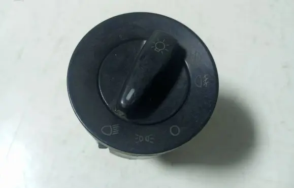 Volkswagen PASSAT B5.5 Light switch 1C0941531A 04052031 D1AK32479