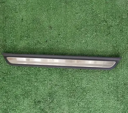 KIA Pro Cee'd III Front sill (body part) 85883-J7000