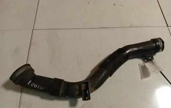 Opel Corsa D Air intake hose/pipe 55557413