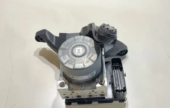 BMW 1 F40 ABS Pump 6796838 6796780 6799814