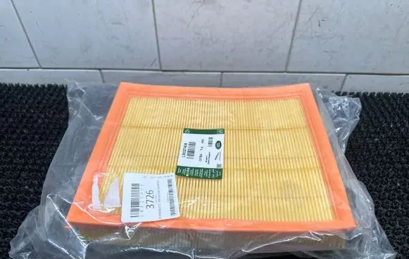 Land Rover Defender Air filter LR027408