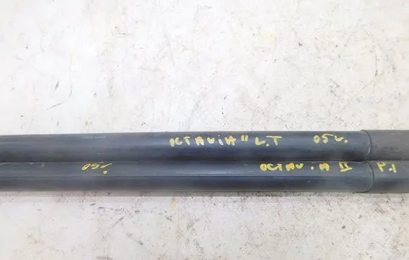 Skoda Octavia Mk2 (1Z) Tailgate hydraulic set 191420