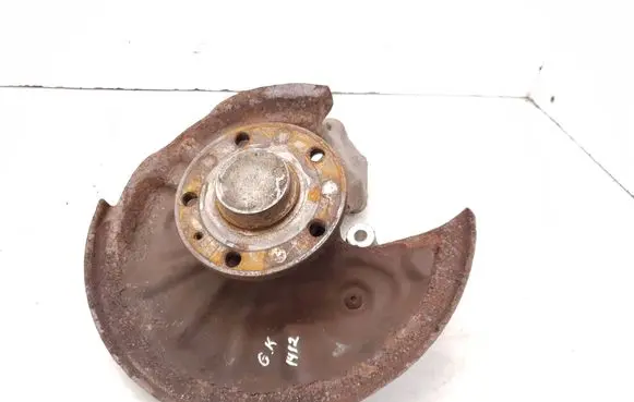 Volkswagen PASSAT B8 Rear wheel hub spindle/knuckle