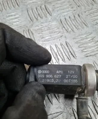Audi A6 S6 C5 4B Turbo solenoid valve 059906627