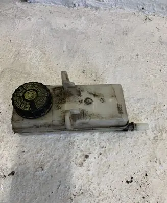 Citroen C4 I Brake fluid reservoir 0204224574