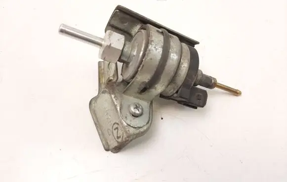 Toyota Avensis T270 Webasto auxiliary heater fuel pump 853 478