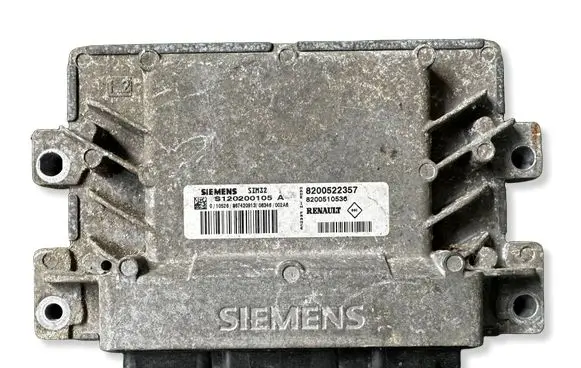 Renault Clio III Engine control unit/module 8200522357 S120200105A 8200510536