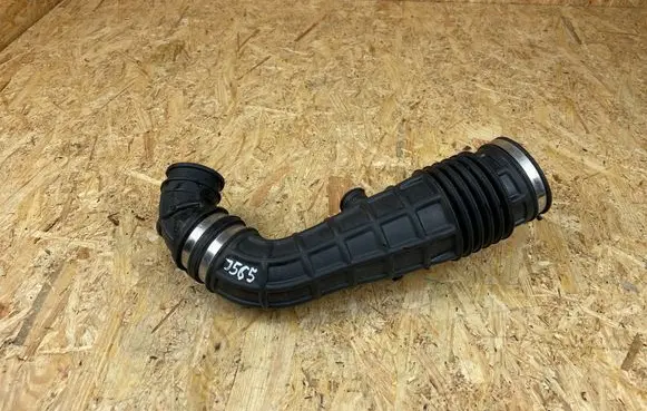 Air intake hose/pipe