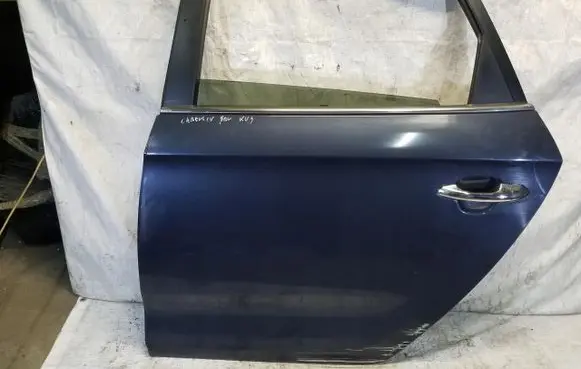 KIA Carens IV Rear door