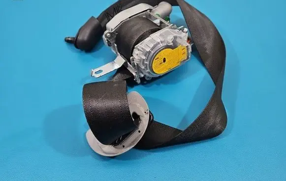 Hyundai i40 Front seatbelt 888103Z000RY IMPRK1533608