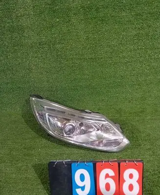 Ford Focus Headlight/headlamp 