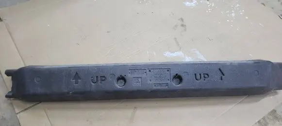 Volvo XC60 Front bumper foam support bar 31283644