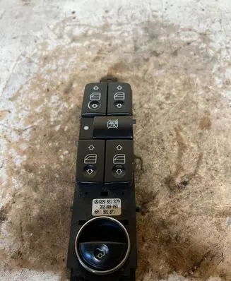 Mercedes-Benz S W220 Electric window control switch A2208213179 501971 002A09053