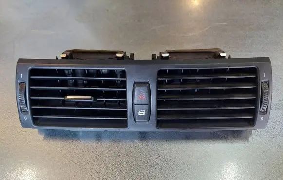 BMW X5 E70 Dash center air vent grill 011779401