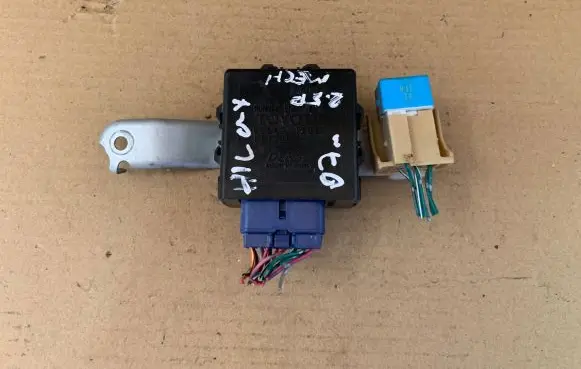 Toyota Hilux (AN10, AN20, AN30) Day light relay 8264212050 0617004240