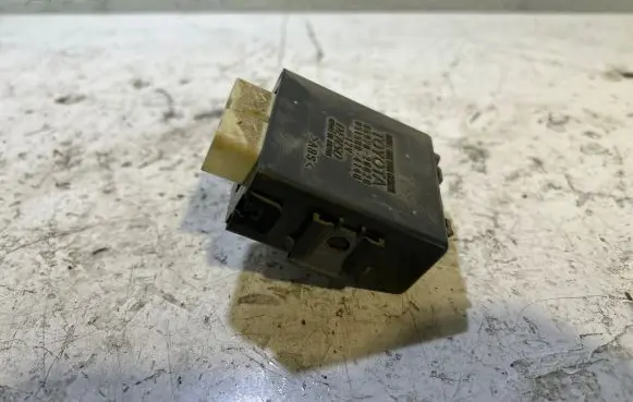 Toyota Avensis T270 Door control unit/module 8597020020 0515004140