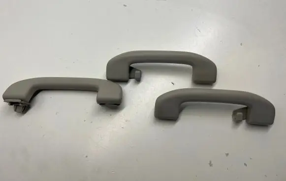 Nissan Qashqai A set of handles for the ceiling 