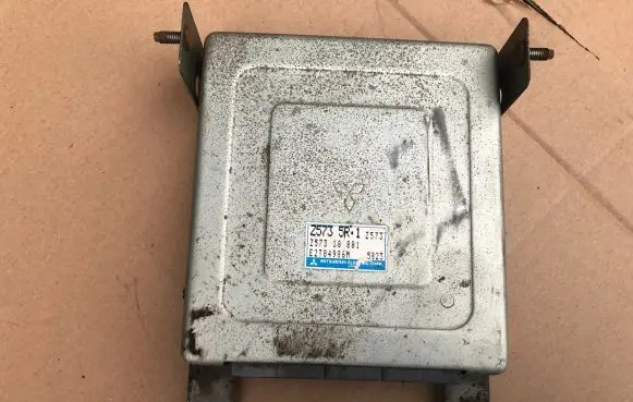 Mazda 323 F Engine control unit/module