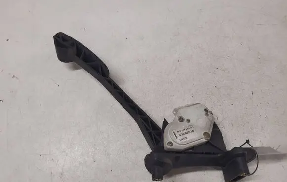 Volvo V70 Accelerator throttle pedal 30683516