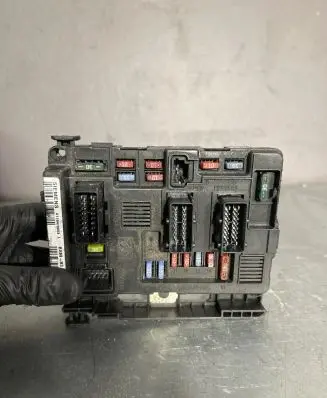 BMW X3 E83 Fuse module 9650618480 U118470003L