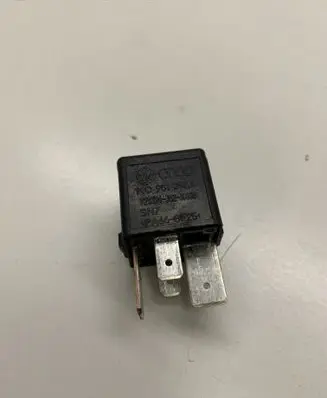 Volkswagen PASSAT B6 Other relay 1K0951253A