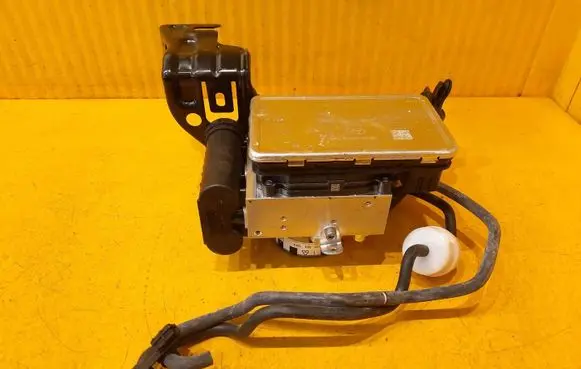 Mercedes-Benz C W206 Air suspension compressor/pump A2069010708