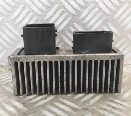 Renault Trafic III (X82) Glow plug pre-heat relay 271206395R