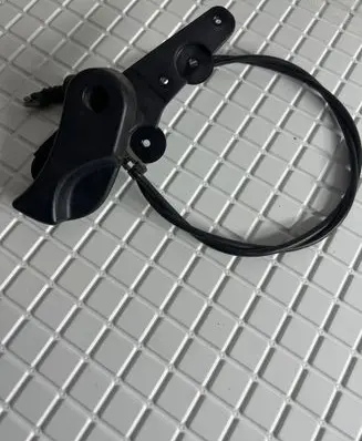 BMW 3 E90 E91 Engine bonnet (hood) release handle 7071707 107021 A66650