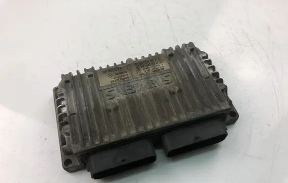 Renault Twingo II Engine control unit/module 8200213228