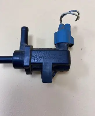 Toyota Avensis T220 Vacuum valve 9008091231 HU1362002740