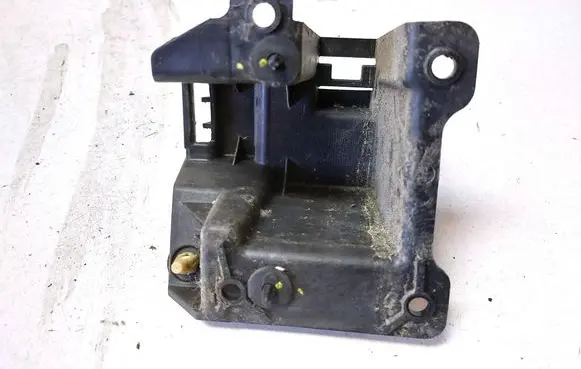 Ford B-MAX Rear bumper mounting bracket AV1117A882AB