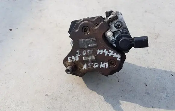 BMW 3 E90 E91 Fuel injection high pressure pump 7788670