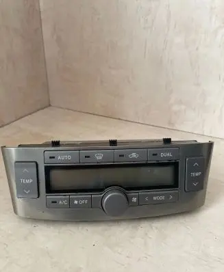 Toyota Avensis T250 Climate control unit 5590205050 3G05131
