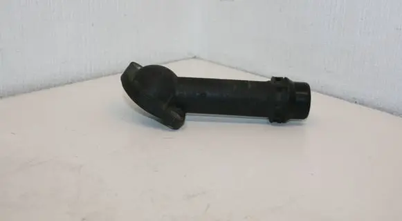 Audi A6 S6 C5 4B Engine coolant pipe/hose 038121121B 06B121121 03G121121C