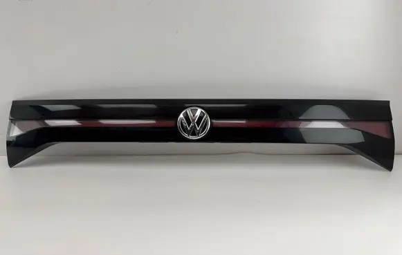 Trunk door license plate light bar