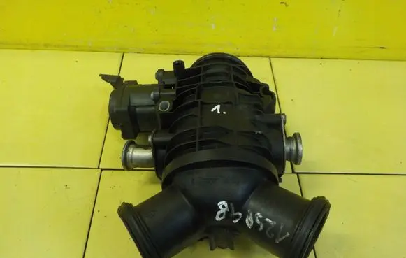 Land Rover Discovery 3 - LR3 Throttle body valve 457Q9L444CJ 12SP48