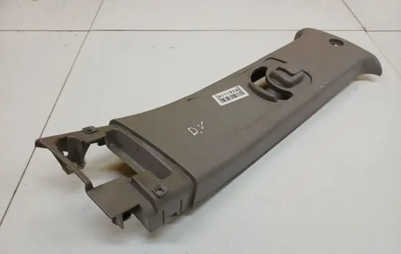 Mitsubishi Grandis (B) pillar trim (top) MN134538HA