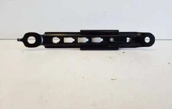 Lexus CT 200H Seat belt adjustment rail E563003