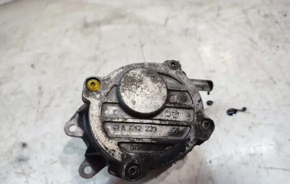 Mercedes-Benz CLS C218 X218 Vacuum pump A64223065