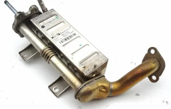 Toyota RAV 4 (XA40) EGR valve cooler 256010R020 13064130000 YA20548102