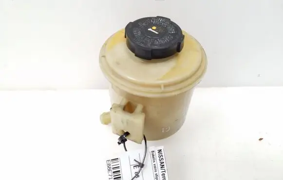 Nissan Terrano Power steering fluid tank/reservoir 