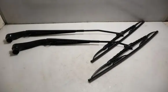 Chrysler Grand Voyager V Front wiper blade arm
