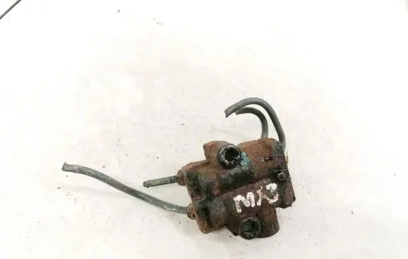 Mazda 626 Air suspension compressor 
