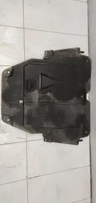 Renault Megane IV Engine splash shield/under tray 758906742R